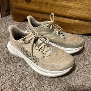 Men’s Hoka Mach 6 sz 9
